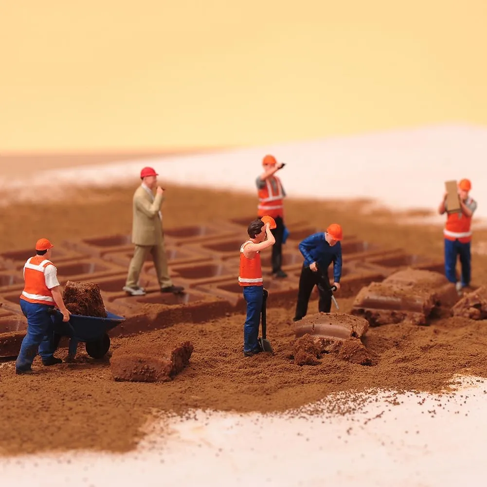 Building Site Craftsmen Figurines 6 Persons Team Set, Realistic Construction Worker Miniatures Figurine for Model Enthusiasts Dioramas (1/64 Painted A)