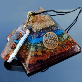 Chakra Pyramid - Seven Chakra Pyramid - Orgonite Pyramid for Energy Healing - Orgonite Kit - Protection with Seven Chakra Orgonite Necklace