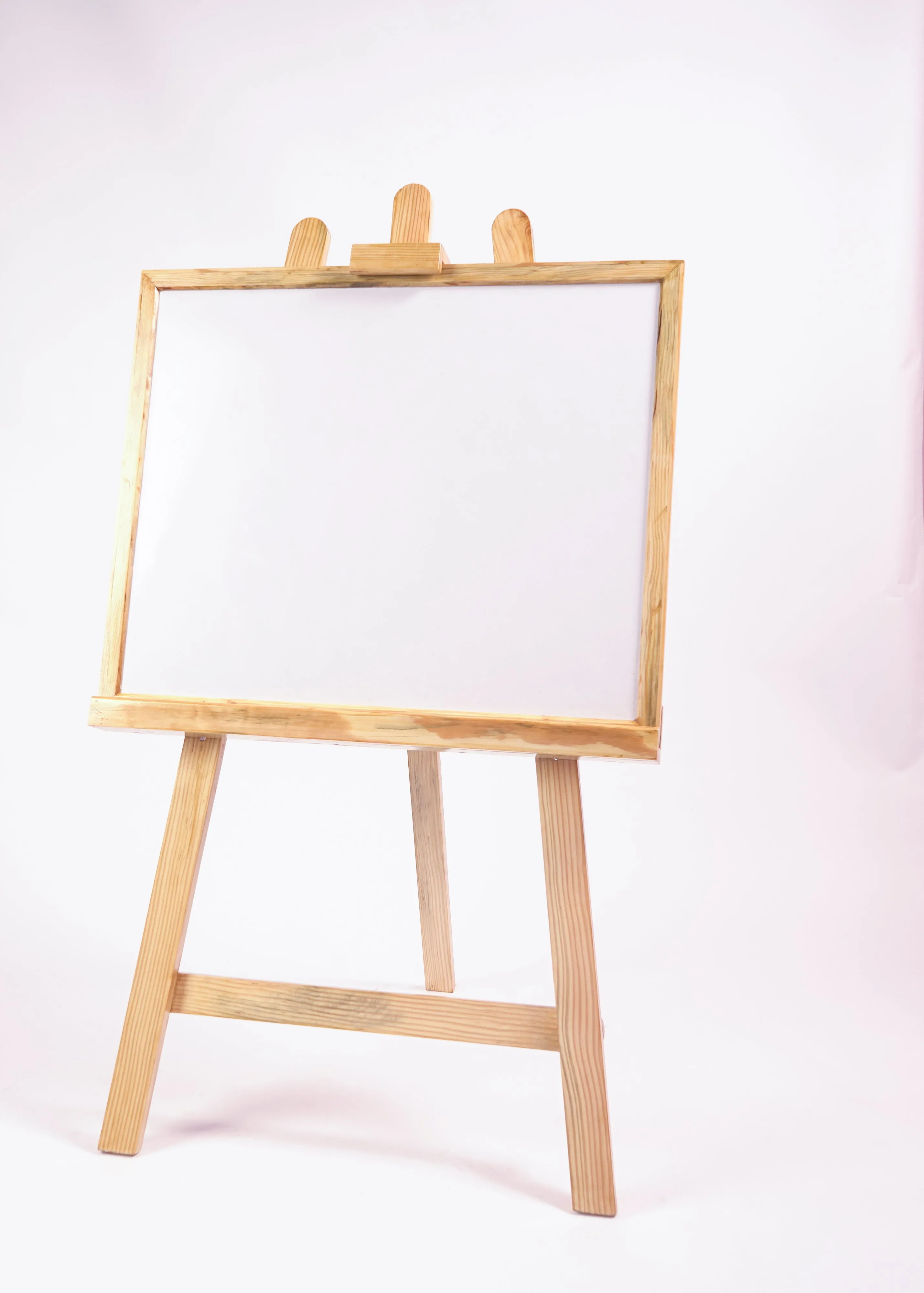 EDUCATIONAL DRAWING STAND WITH BOARD