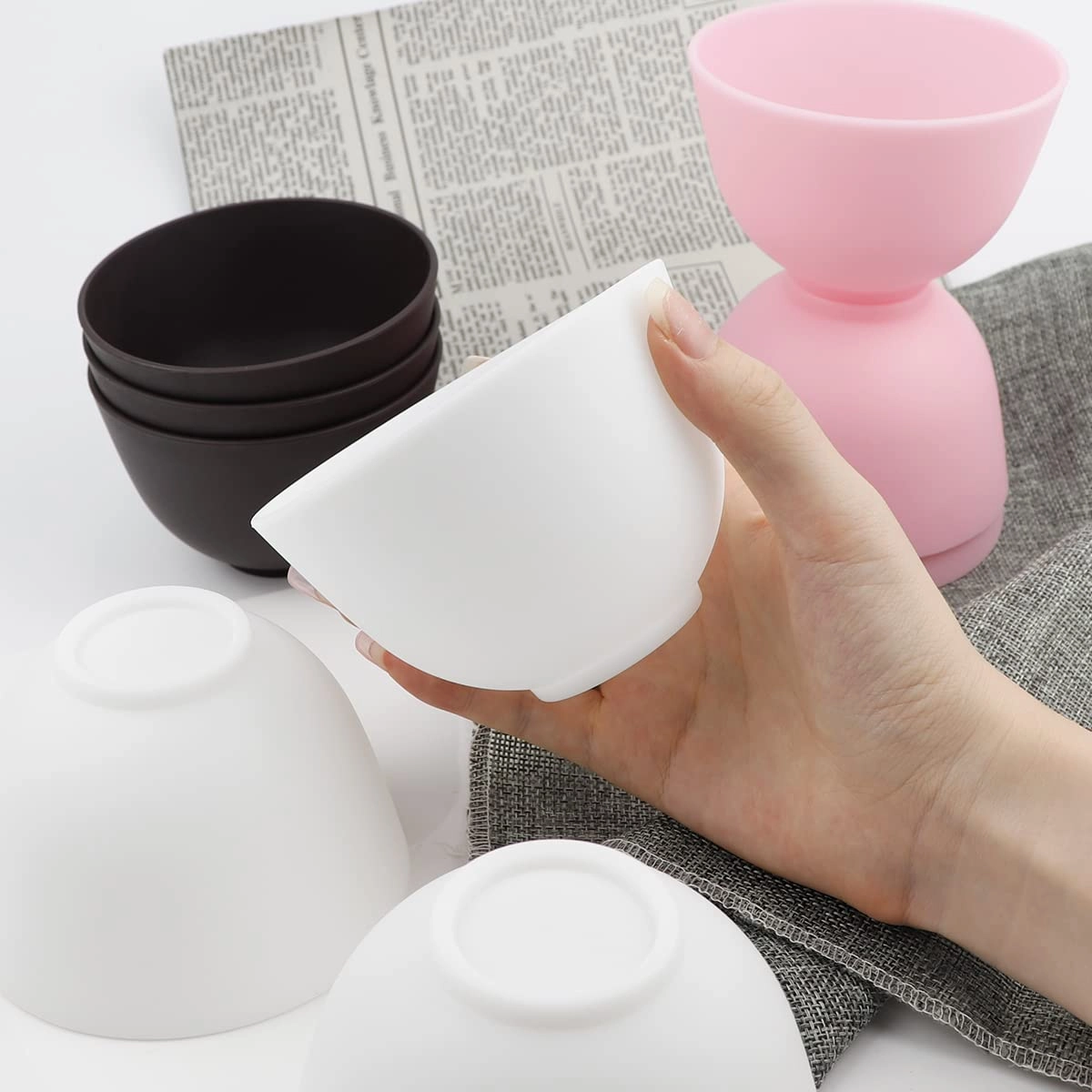 FERCAISH 9Pcs Diy Face Mask Mixing Bowl, Microwavable Silicone Facial Mud Bowl Cosmetic Beauty Tool for Home Salon(Black,White,)