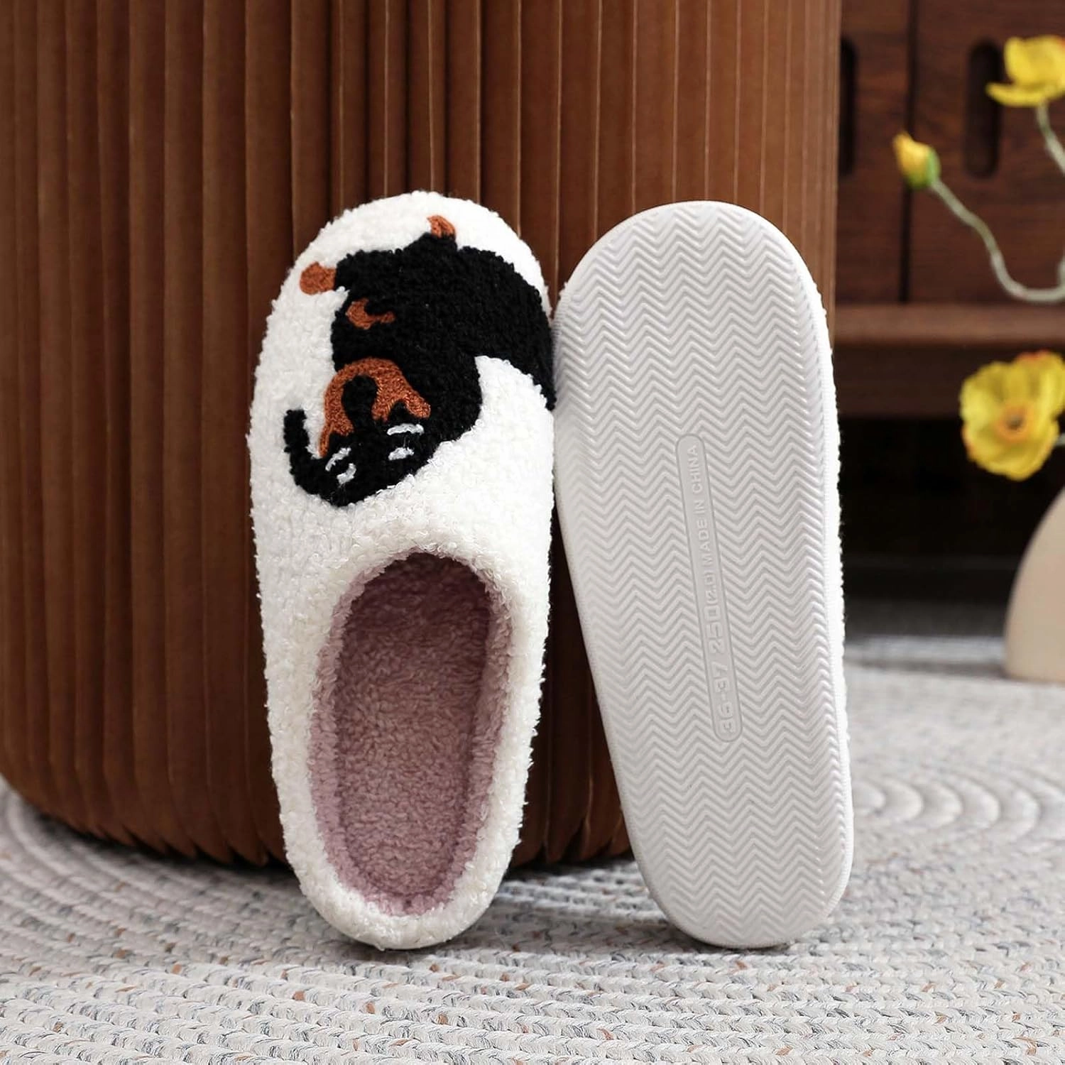 Highland Cow Slippers for Women Plush Scottish Highland Cow Animal Slippers Warm Non Slip Home Indoor Slippers