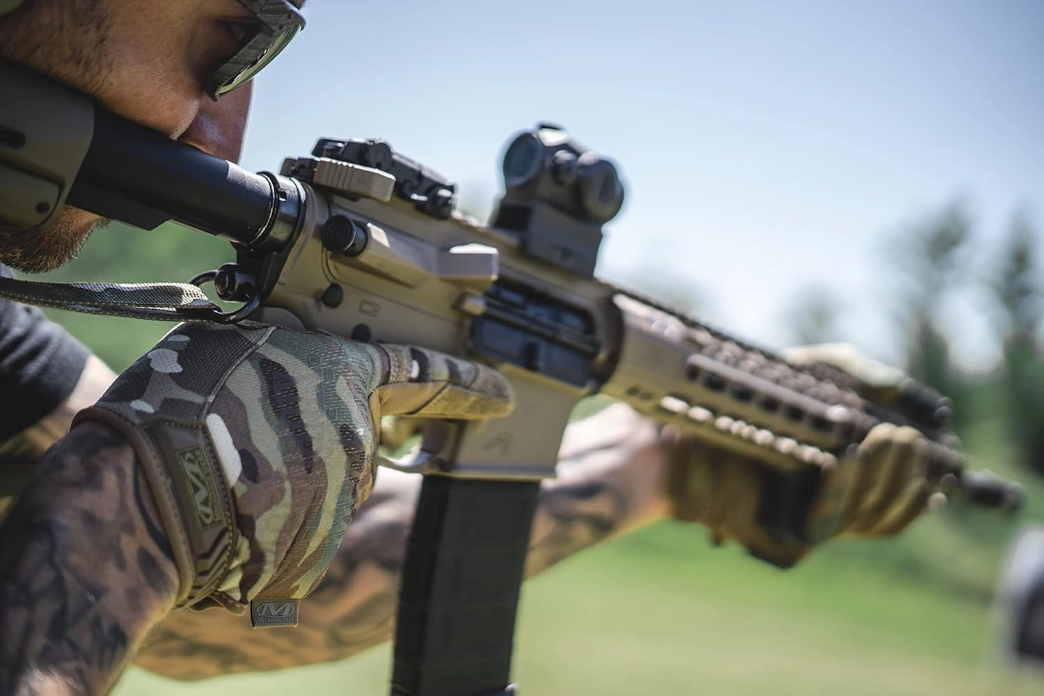 Mechanix Wear: The Original MultiCam Tactical Work Gloves with Secure Fit, Flexible Grip for Multi-purpose Use, Durable Touchscreen Safety Gloves for Men (XX-Large, MultiCam)