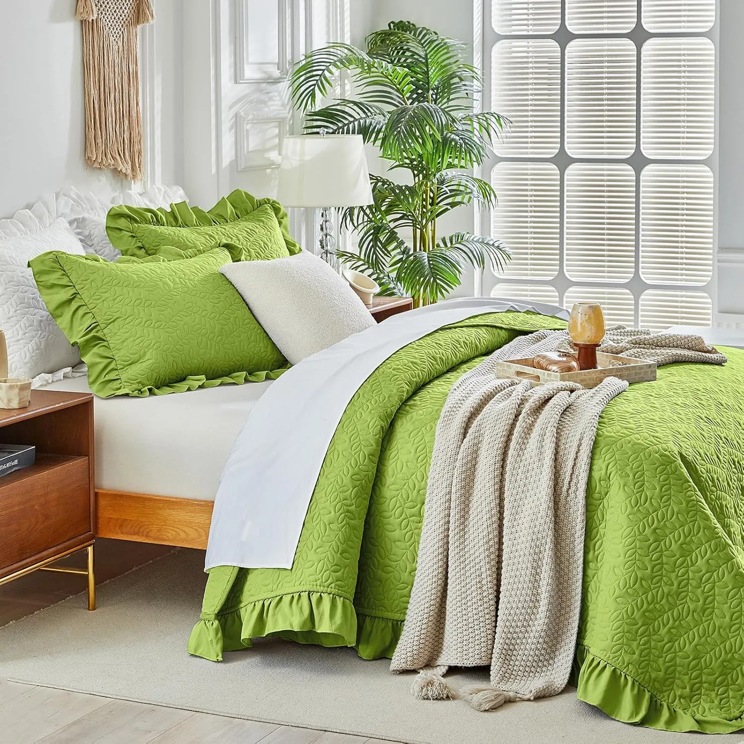 Ruffled Quilt Set Queen Size 96 * 96in - 3 Pieces Solid Shabby Chic Farmhouse Ruffle Bedding Rustic Coverlet & Sets Lightweight Fluffy Summer Oversized Bedspread with Shams for Women Men - Green
