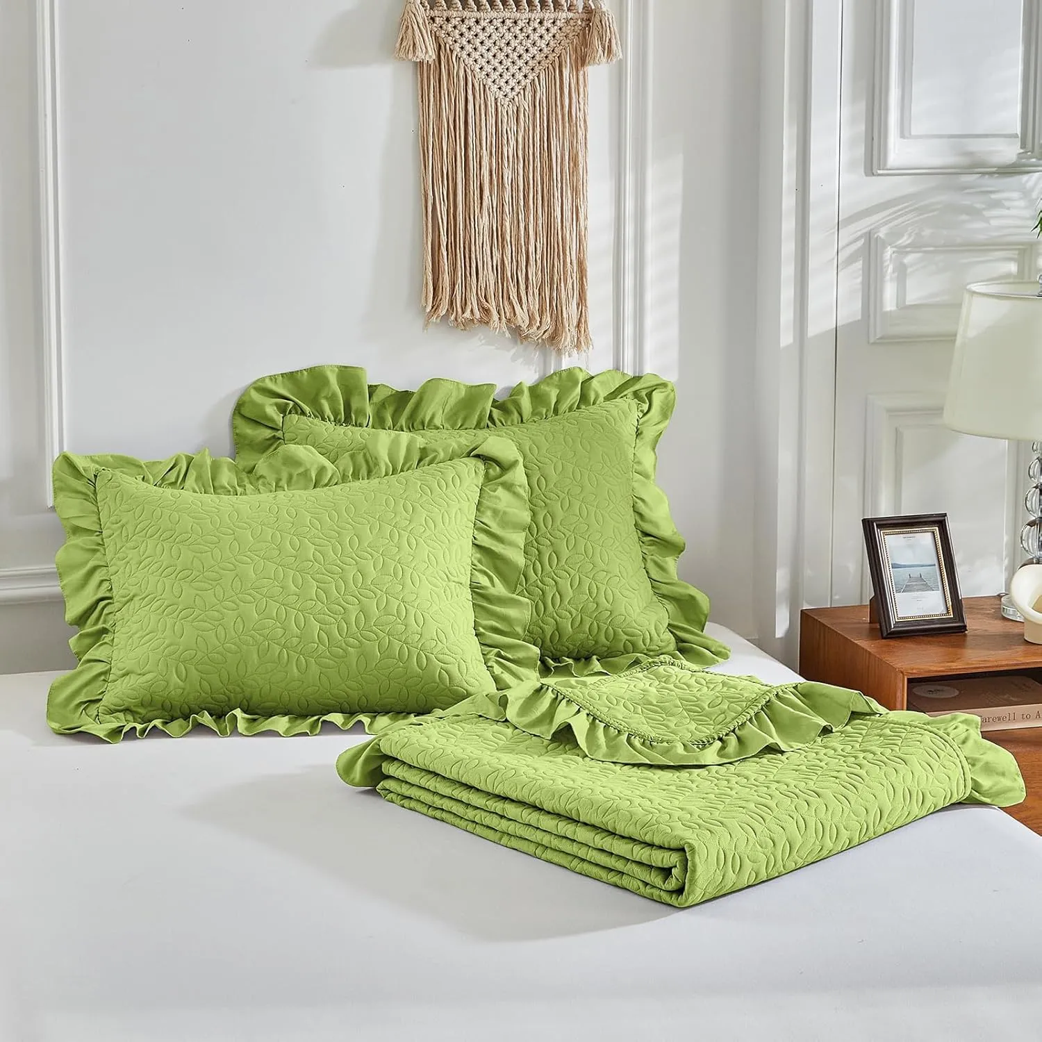 Ruffled Quilt Set Queen Size 96 * 96in - 3 Pieces Solid Shabby Chic Farmhouse Ruffle Bedding Rustic Coverlet & Sets Lightweight Fluffy Summer Oversized Bedspread with Shams for Women Men - Green