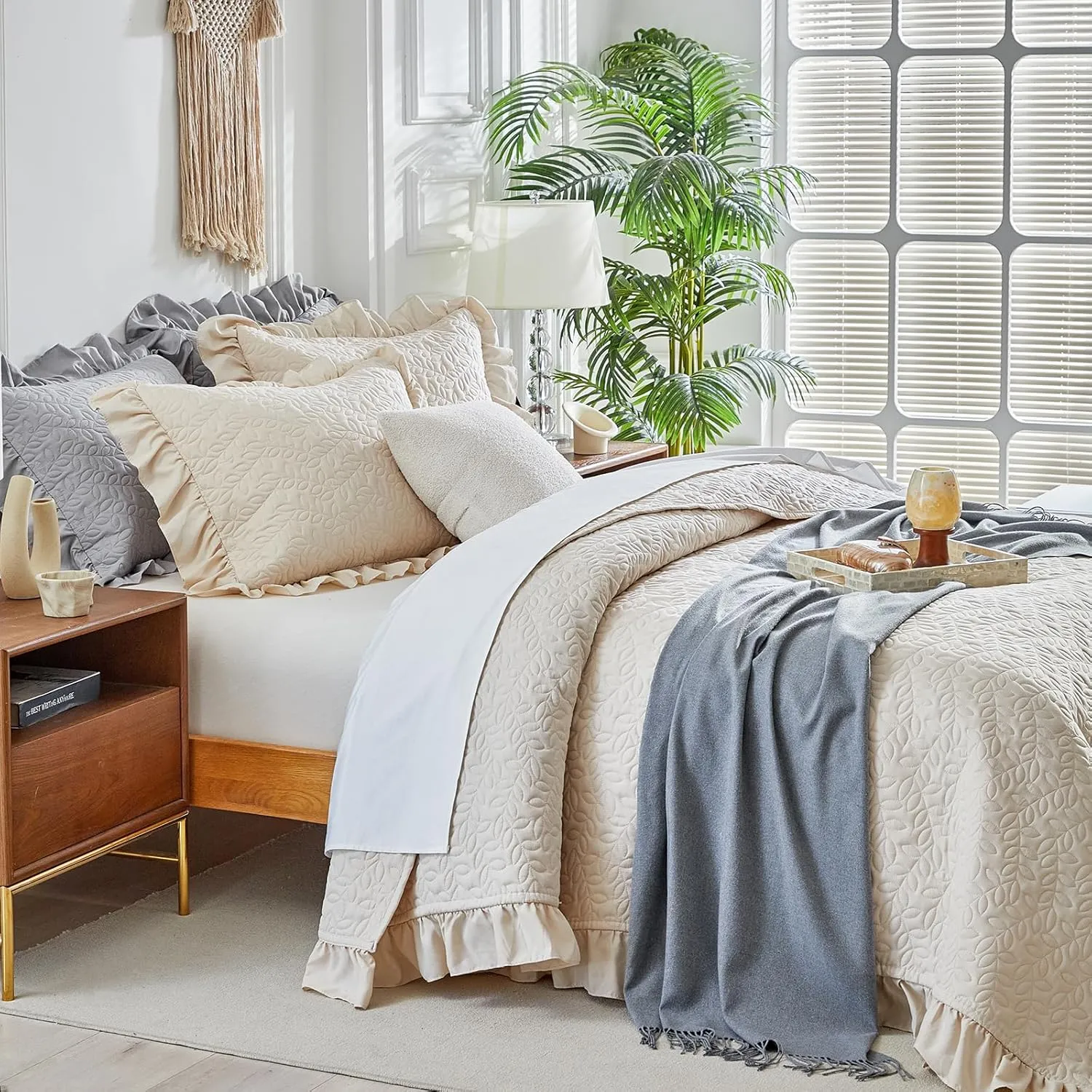 Ruffled Quilt Set Queen Size 96 * 96in - 3 Pieces Solid Shabby Chic Farmhouse Ruffles Bedding Rustic Coverlet & Sets Lightweight Fluffy Summer Oversized Bedspread with Shams for Women Men - Cream