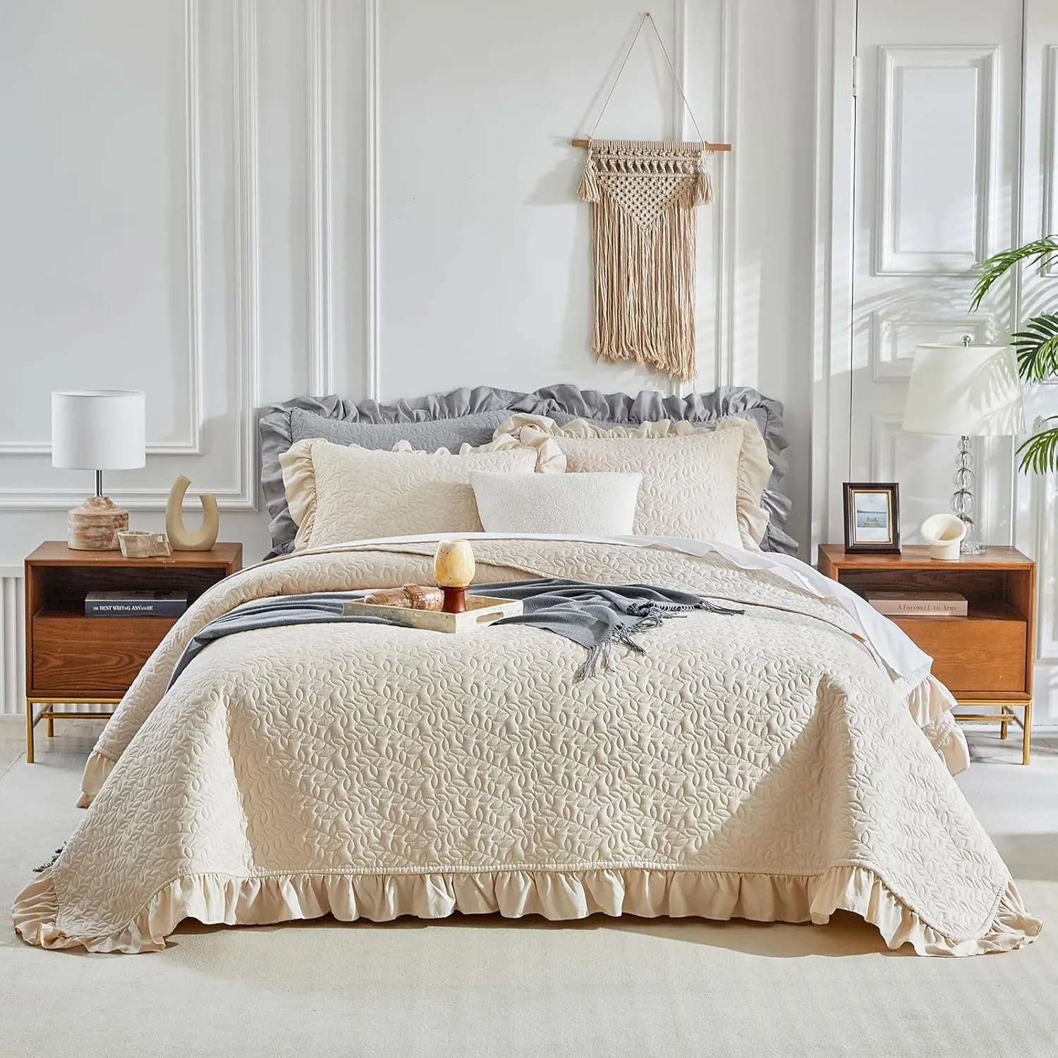 Ruffled Quilt Set Queen Size 96 * 96in - 3 Pieces Solid Shabby Chic Farmhouse Ruffles Bedding Rustic Coverlet & Sets Lightweight Fluffy Summer Oversized Bedspread with Shams for Women Men - Cream