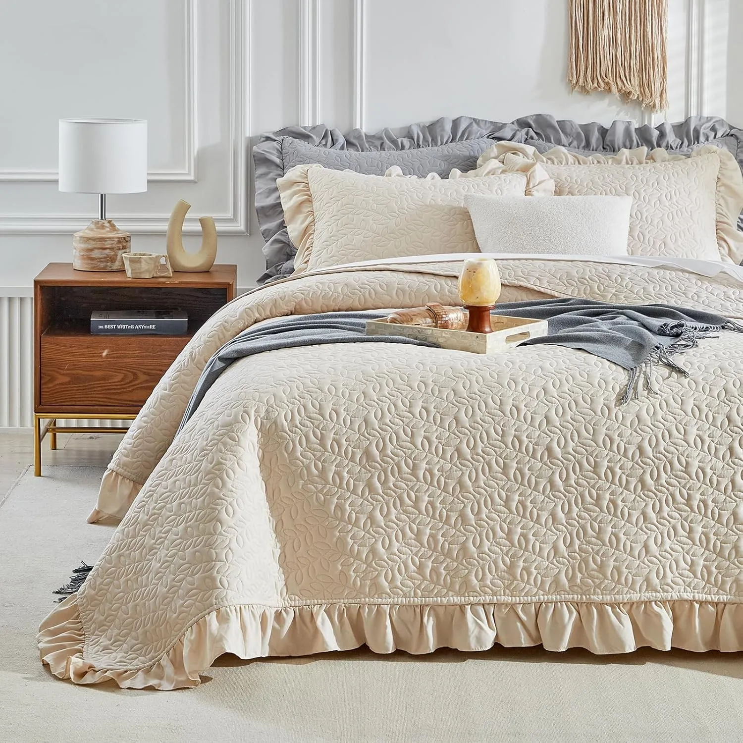 Ruffled Quilt Set Queen Size 96 * 96in - 3 Pieces Solid Shabby Chic Farmhouse Ruffles Bedding Rustic Coverlet & Sets Lightweight Fluffy Summer Oversized Bedspread with Shams for Women Men - Cream