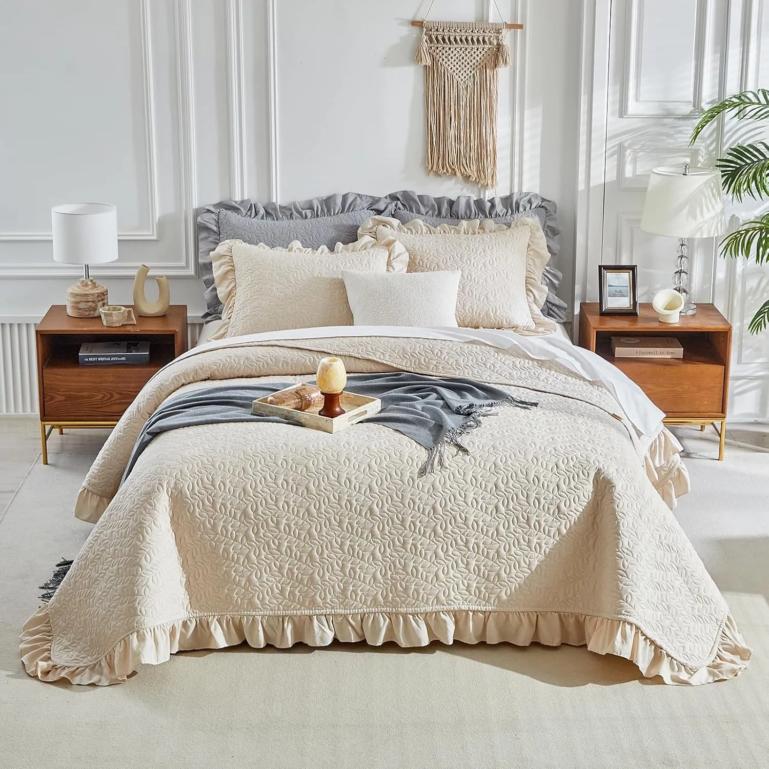 Ruffled Quilt Set Queen Size 96 * 96in - 3 Pieces Solid Shabby Chic Farmhouse Ruffles Bedding Rustic Coverlet & Sets Lightweight Fluffy Summer Oversized Bedspread with Shams for Women Men - Cream