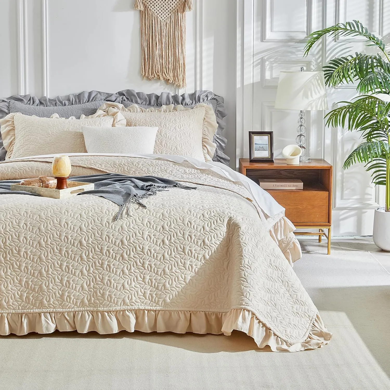 Ruffled Quilt Set Queen Size 96 * 96in - 3 Pieces Solid Shabby Chic Farmhouse Ruffles Bedding Rustic Coverlet & Sets Lightweight Fluffy Summer Oversized Bedspread with Shams for Women Men - Cream