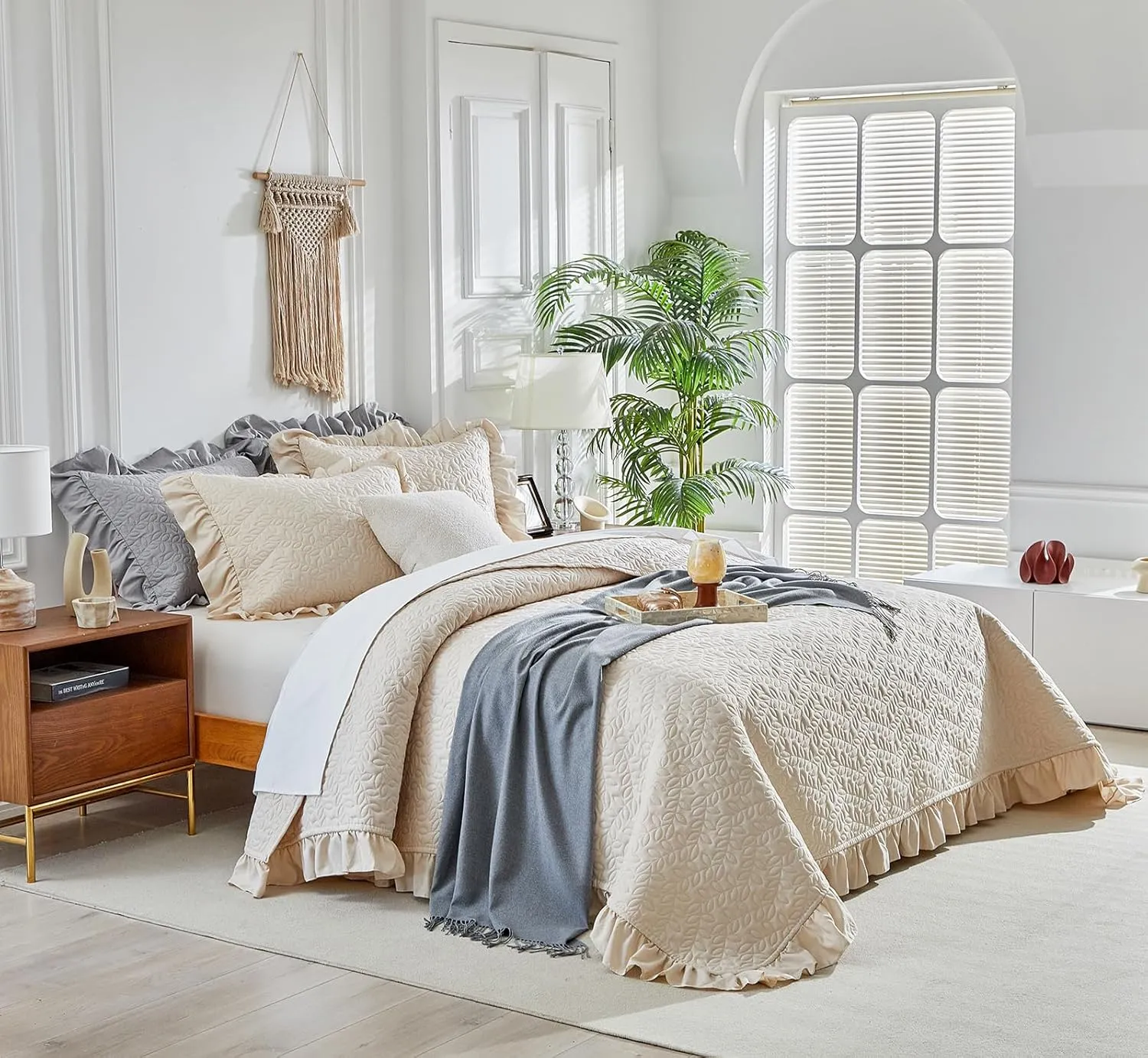 Ruffled Quilt Set Queen Size 96 * 96in - 3 Pieces Solid Shabby Chic Farmhouse Ruffles Bedding Rustic Coverlet & Sets Lightweight Fluffy Summer Oversized Bedspread with Shams for Women Men - Cream
