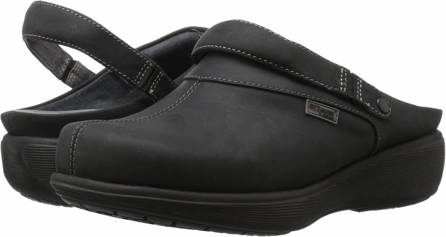 SoftWalk Women's Edge Pro Clog