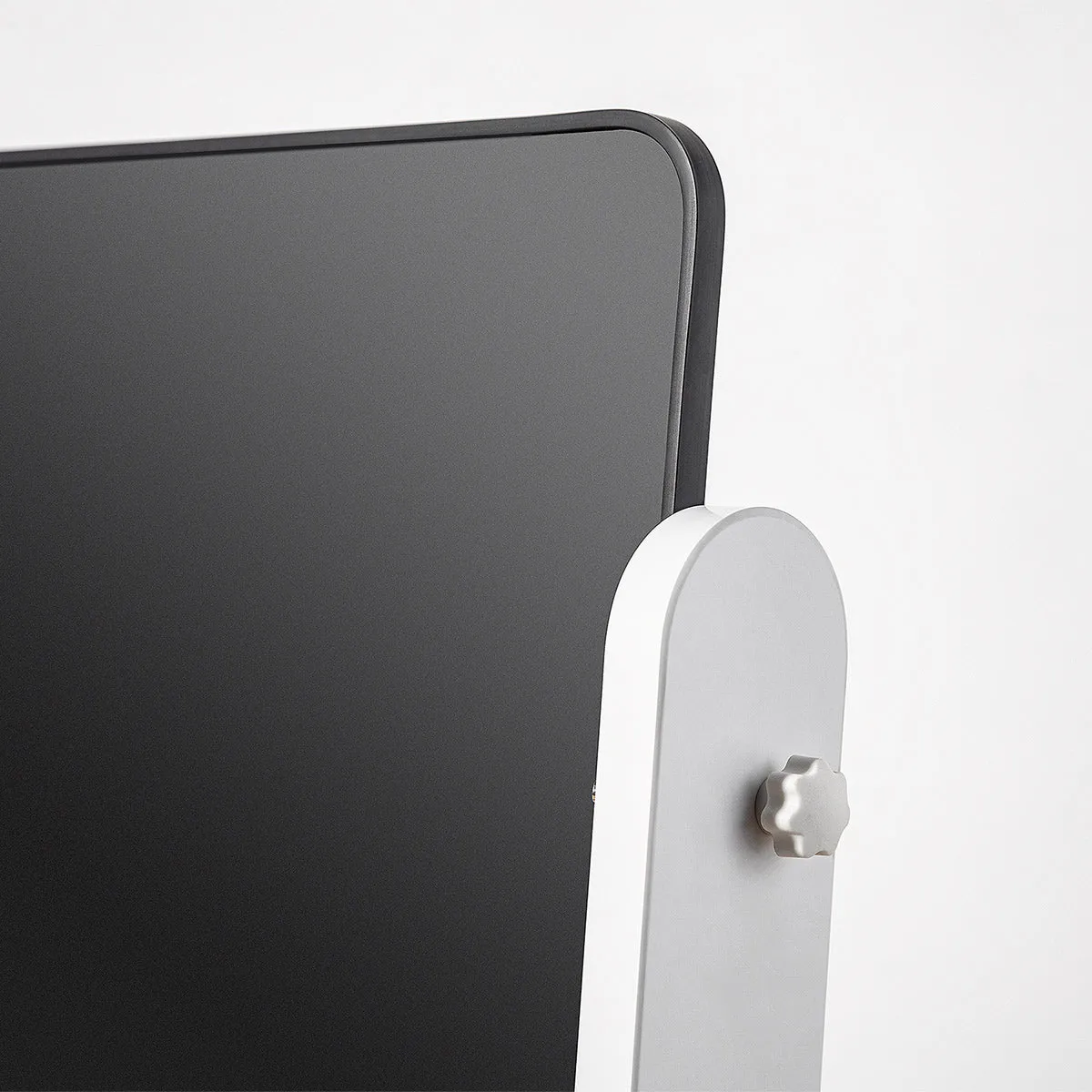 Tidy Magnetic Drawing Board