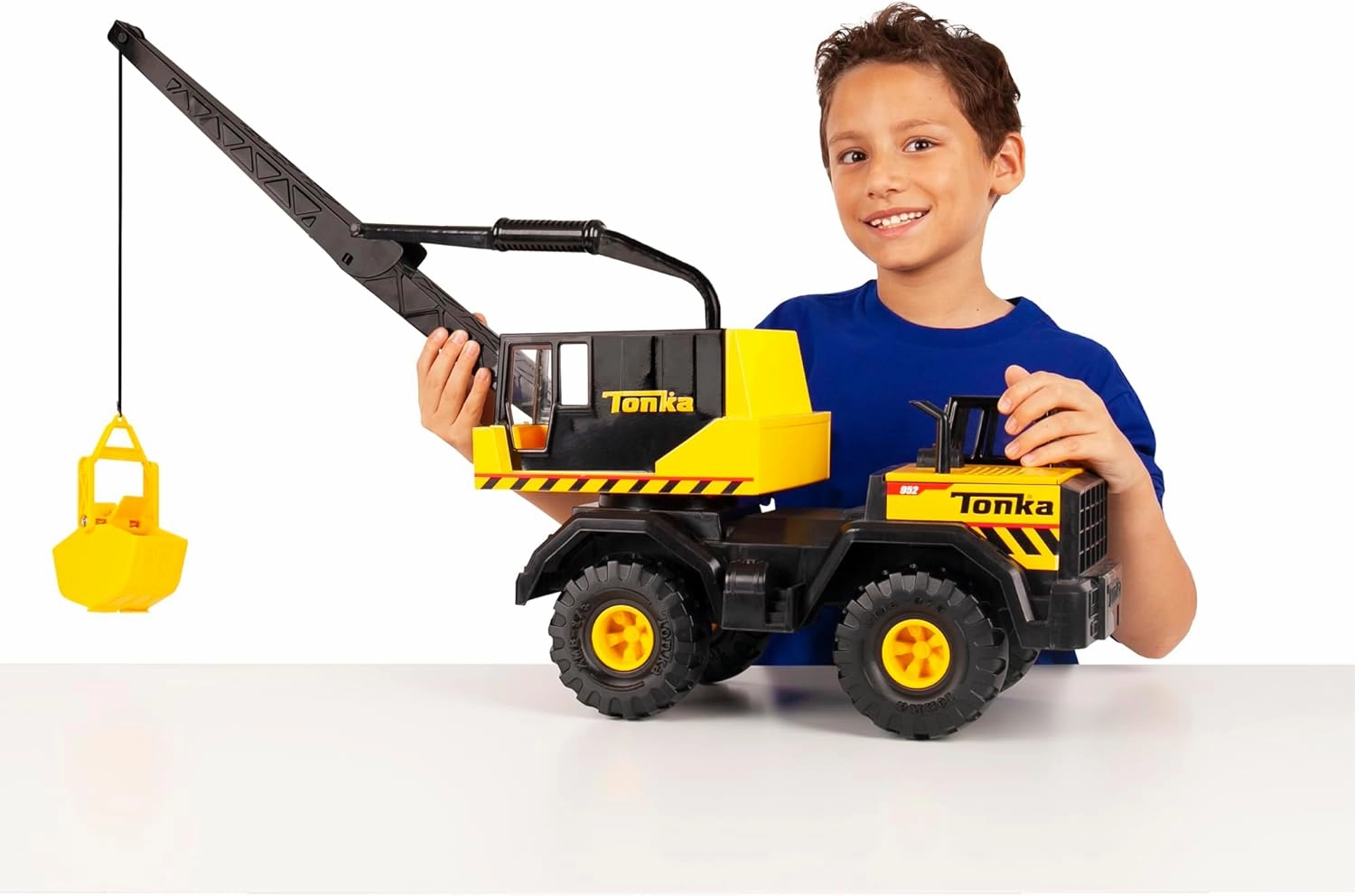 Tonka Steel Classics Mighty Crane - Made with Steel & Sturdy Plastic, Yellow Toy Construction Truck, Boys and Girls, Kids, Toddlers, Ages 3 