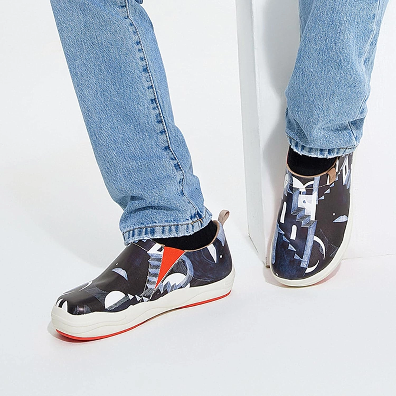 UIN Men's Fashion Sneakers Painted Walking Art Travel Shoes Toledo Ⅷ