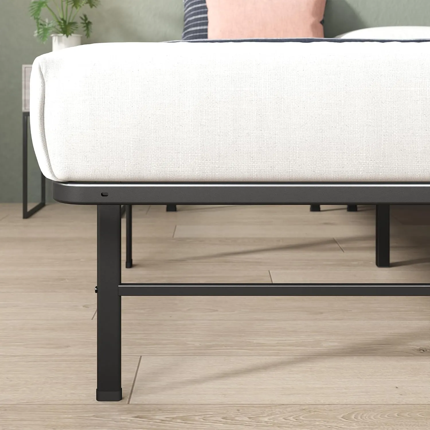 Zinus Rumi 14in Queen Metal Bed Frame, Quick Assembly SmartBase® Mattress Foundation, Heavy Duty Sturdy Steel with No Box Spring Needed, Eco-Friendly Packaging, Black